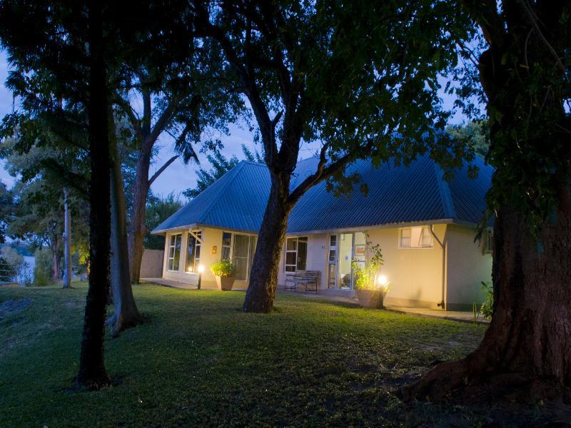 Protea Hotel By Marriott Zambezi River Lodge Katima Mulilo Luaran gambar